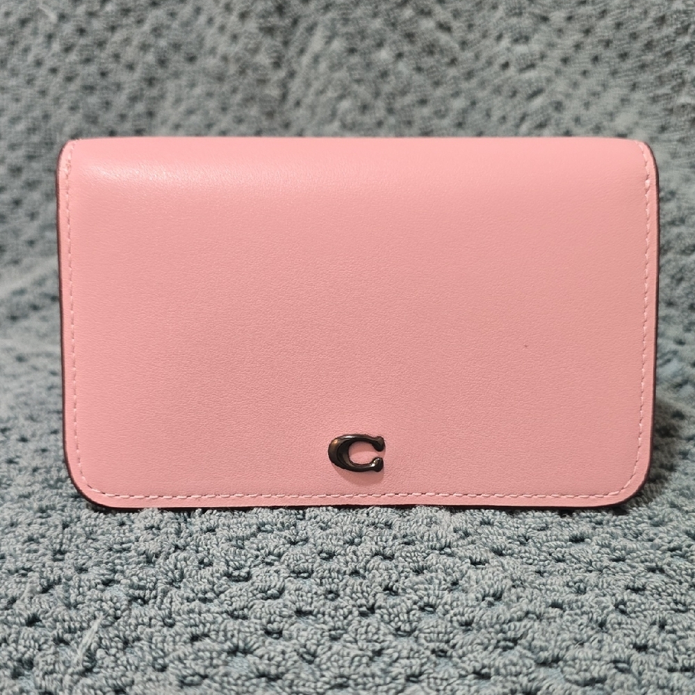 Coach Essential Slim Card Case. Mauve/pink.